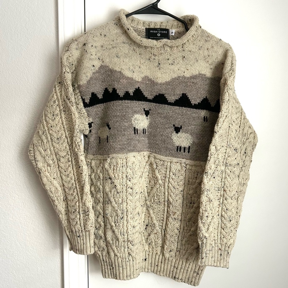 The Irish Store 100% wool cable knit sheep pattern sweater size small